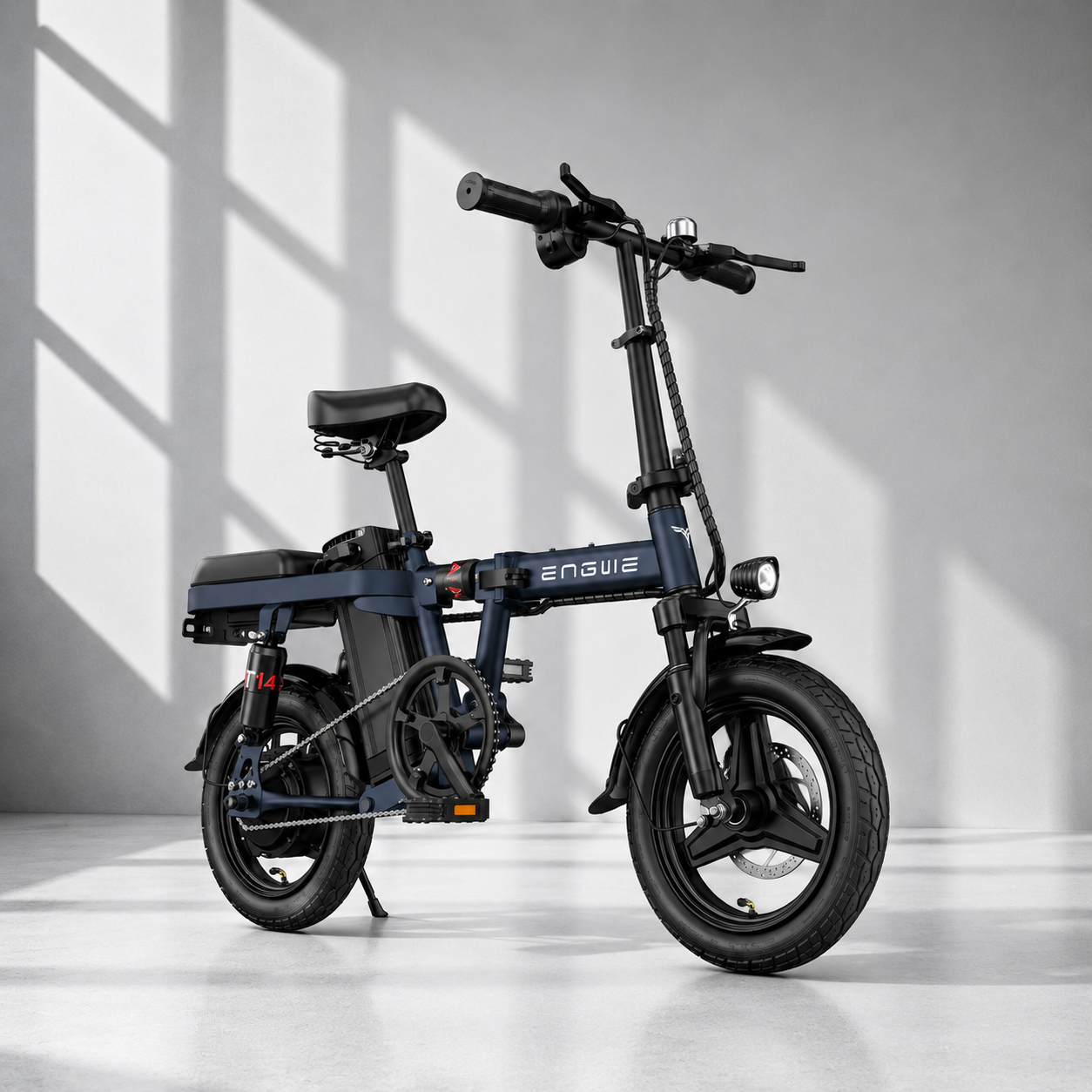 ENGWE T14 foldbar elcykel med 250W motor, 48V 10Ah batteri, op til 42 km rækkevidde, 14-tommer dæk og mekaniske skivebremser.