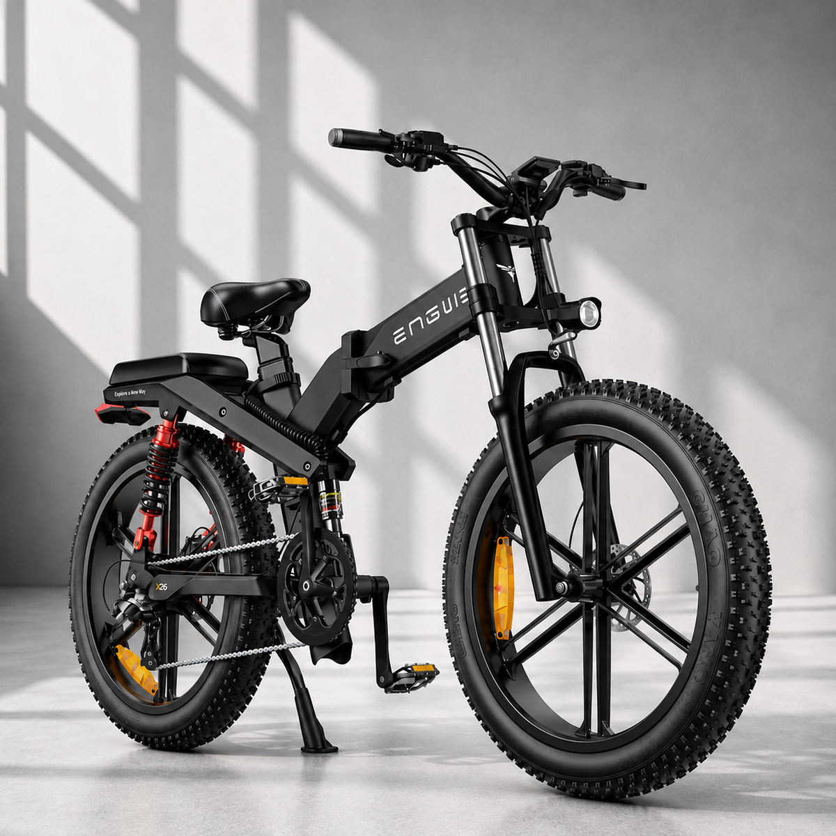 ENGWE X26 foldbar fatbike med triple suspension, 26-tommer fatbike-dæk, op til 150 km rækkevidde, hydrauliske skivebremser og Shimano 8 gear.