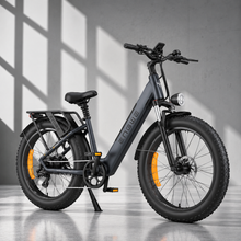 ENGWE E26 ST elcykel til dame i sort med lav indstigning og 26 x 4,0 tommer fatbike-dæk